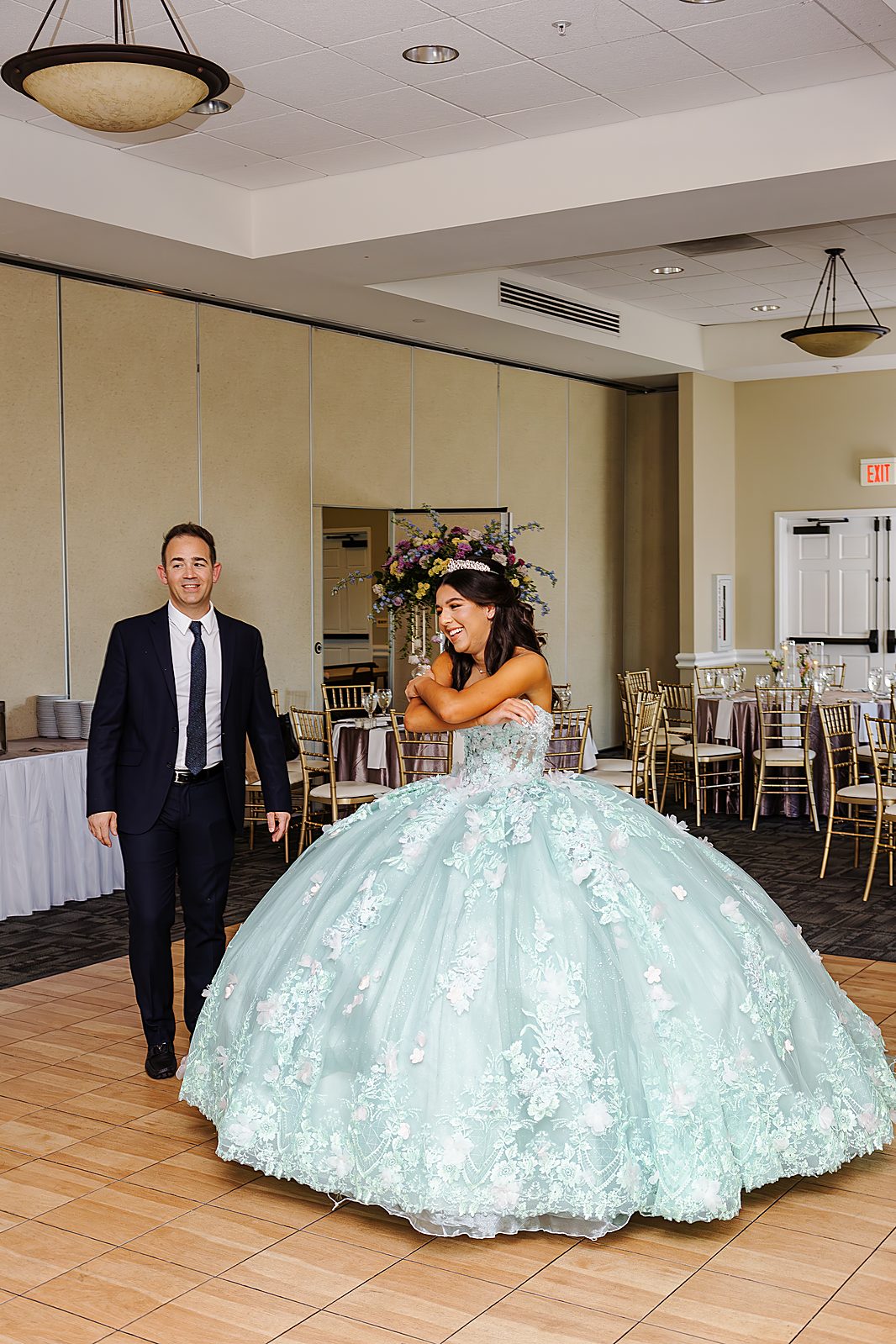 Fotografía de quinceañeras en Charlotte, NC por Carlos Soto — retratos de quinceañera dirigidos y cobertura del evento